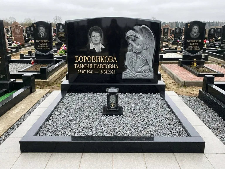 Памятник с барельефом — выполненная работа 38 в Барнауле