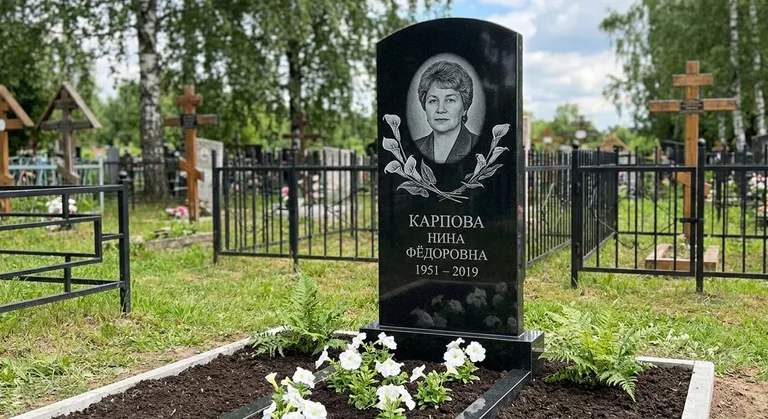 Памятник с гравировкой калл — выполненная работа «Карпова» в Барнауле