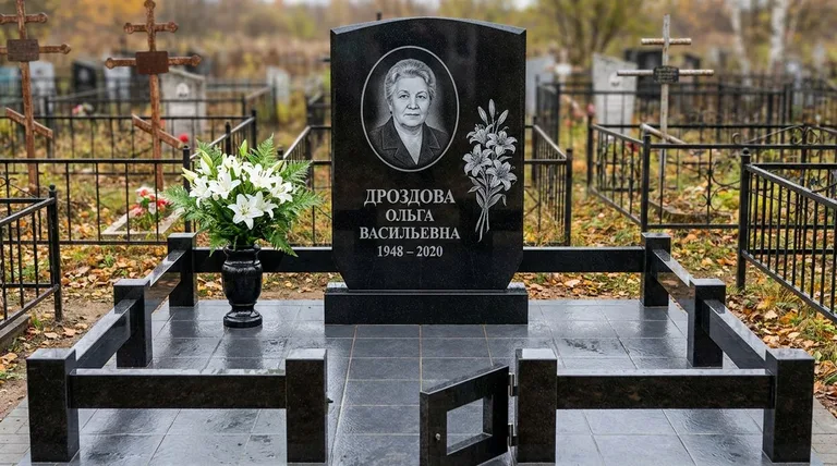 Памятник с гравировкой лилий — выполненная работа «Дроздова» в Барнауле