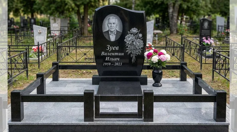 Памятник с гравировкой пионов — выполненная работа «Зуев» в Барнауле