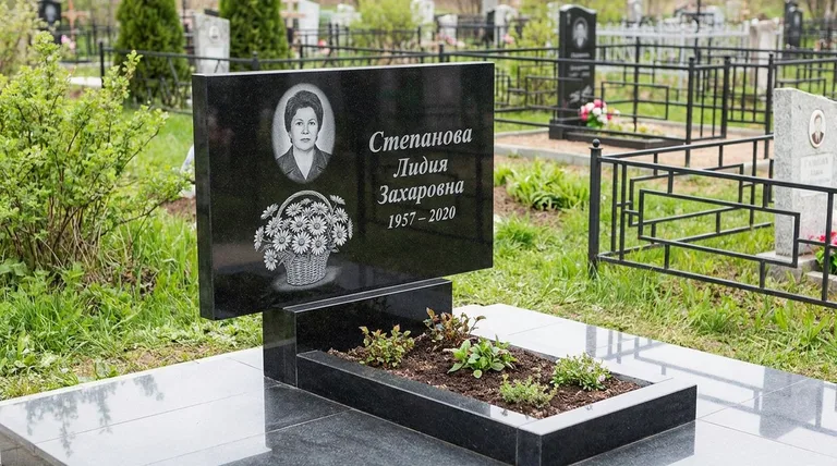 Памятник с гравировкой ромашек — выполненная работа «Степанова» в Барнауле