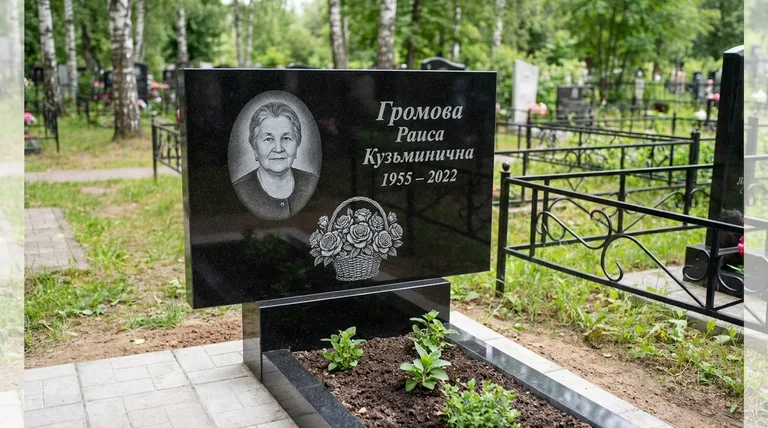 Памятник с гравировкой роз — выполненная работа «Громова» в Барнауле