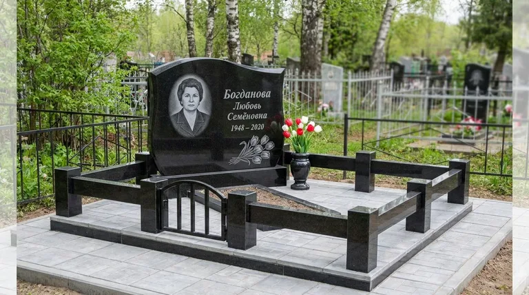 Памятник с гравировкой тюльпанов — выполненная работа «Богданова» в Барнауле