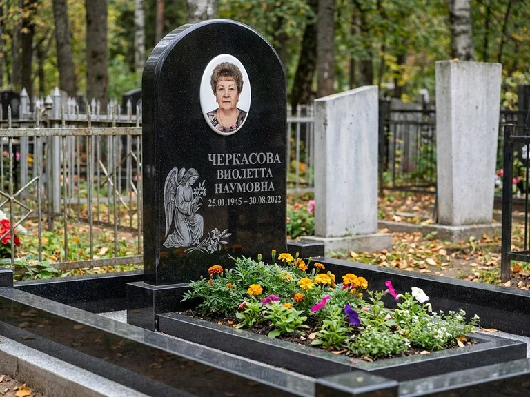 Памятник с гравировкой ангела — гравировка ангела с крестом рядом с эпитафией, работа «Журавлёва» в Барнауле