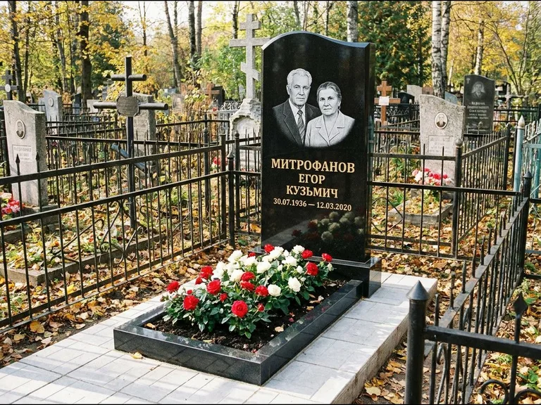 Гравировка портрета на чёрном граните — выполненная работа 17 в Барнауле