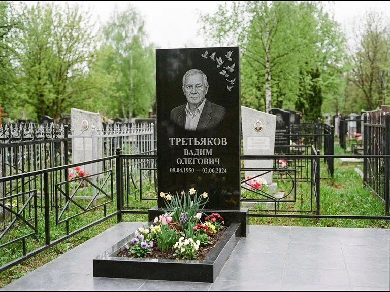 Памятник с гравировкой голубей — гравировка стаи голубей, взлетающей от угла стелы, работа «Третьяков» в Барнауле