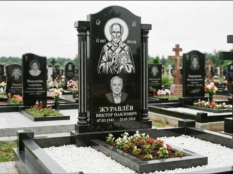 Памятник с гравировкой иконы — икона в резном киоте, работа «Верещагина» в Барнауле