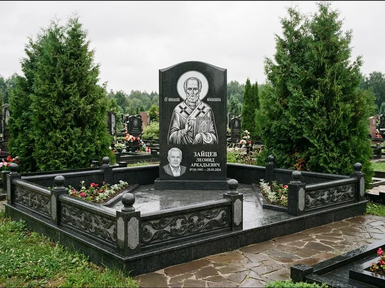 Памятник с гравировкой иконы: стела с гранитным столиком и скамьёй — Архангел Михаил на стеле, семейный участок с плиткой, работа «Верещагина» в Барнауле