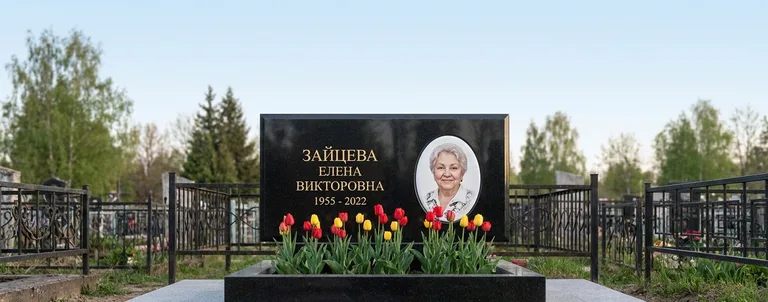 Памятник с художественной гравировкой, Памятники мастерской «Мастер Каменев» на кладбищах Уфы