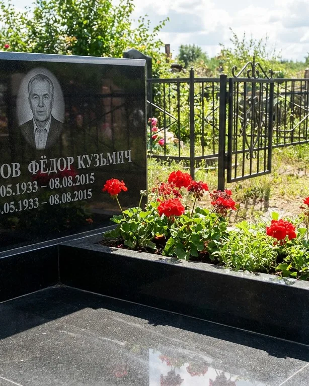 Двойной памятник под ключ с крестом в Барнауле