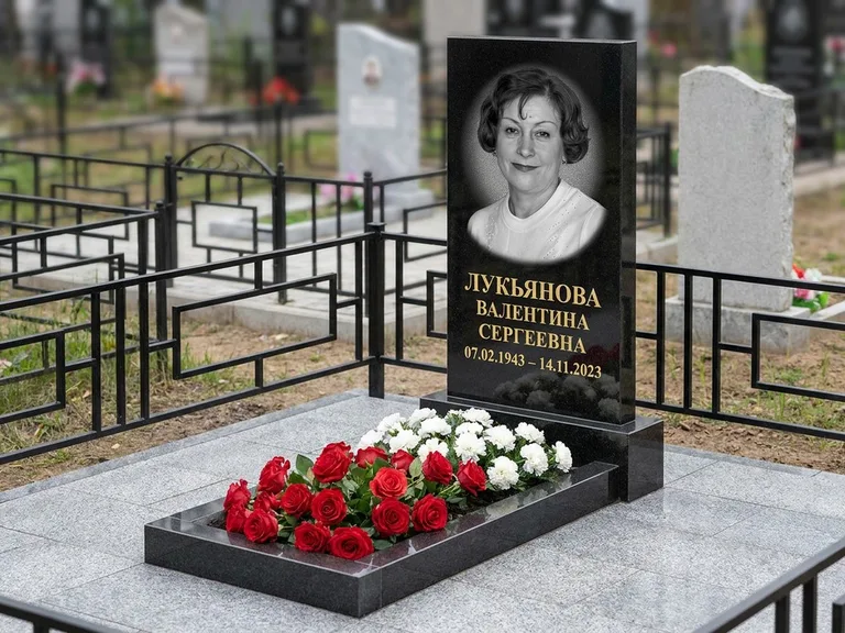 Портрет на памятнике в Барнауле — Ч/б портрет → гравировка на стандартном комплексе