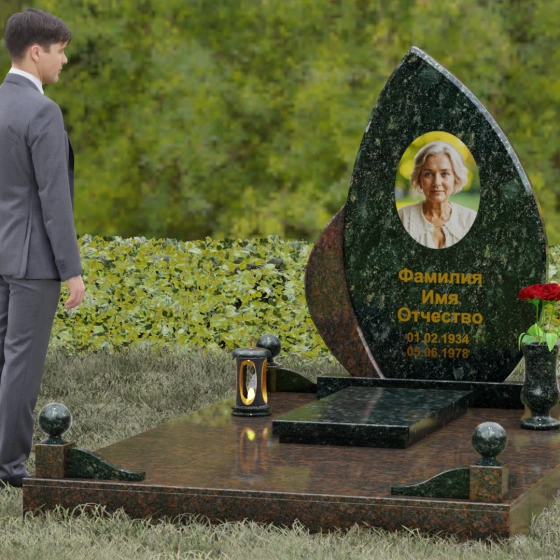 Вертикальный комбинированный памятник во Владивостоке