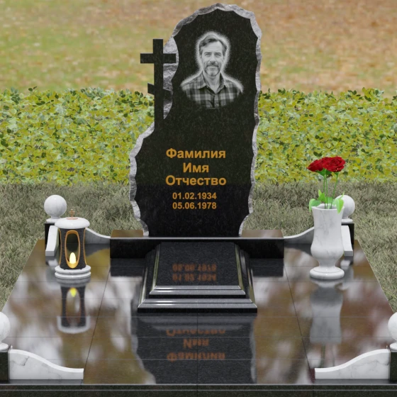 Гранитный памятник с крестом во Владивостоке, гранит Габбро-диабаз, вид 2