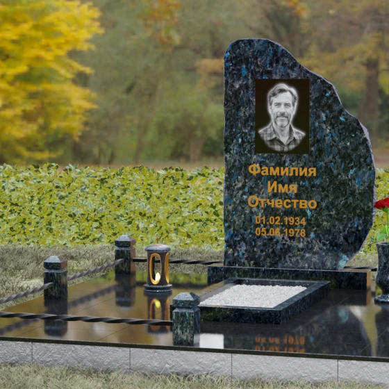 Гранитный памятник — скала с кованой оградой, гранит Блю Перл, вид 4, в Якутске