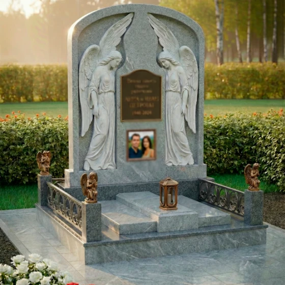 Гранитный горизонтальный памятник светский на двоих во Владивостоке, гранит Мансуровский