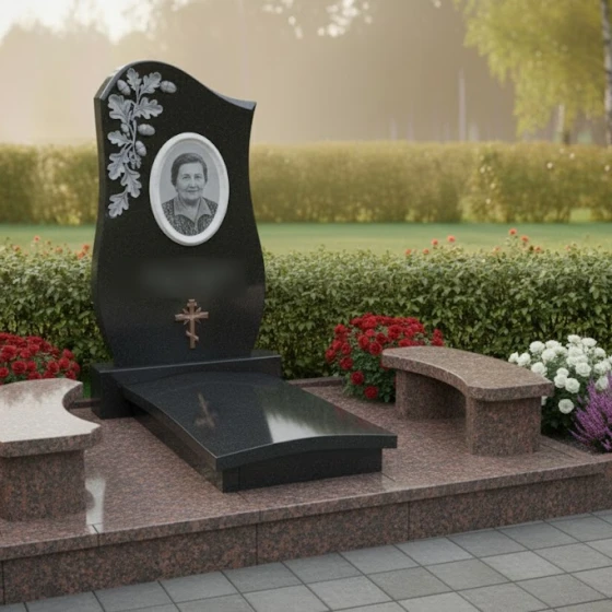 Элитный Гранитный памятник с крестом во Владивостоке, гранит Габбро-диабаз