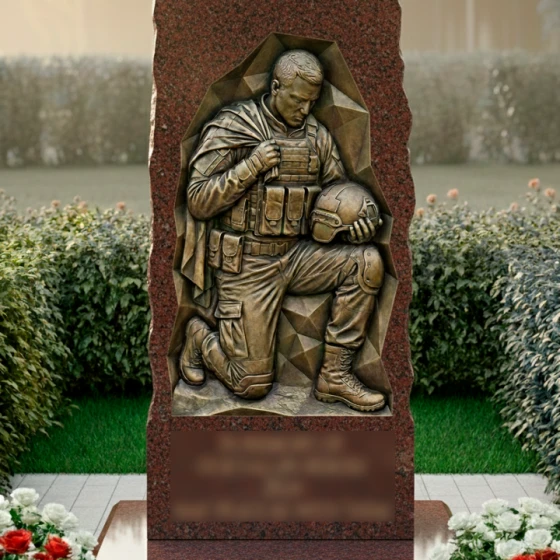 Гранитный светский памятник вертикальной ориентации в Норильске, гранит Лезниковский