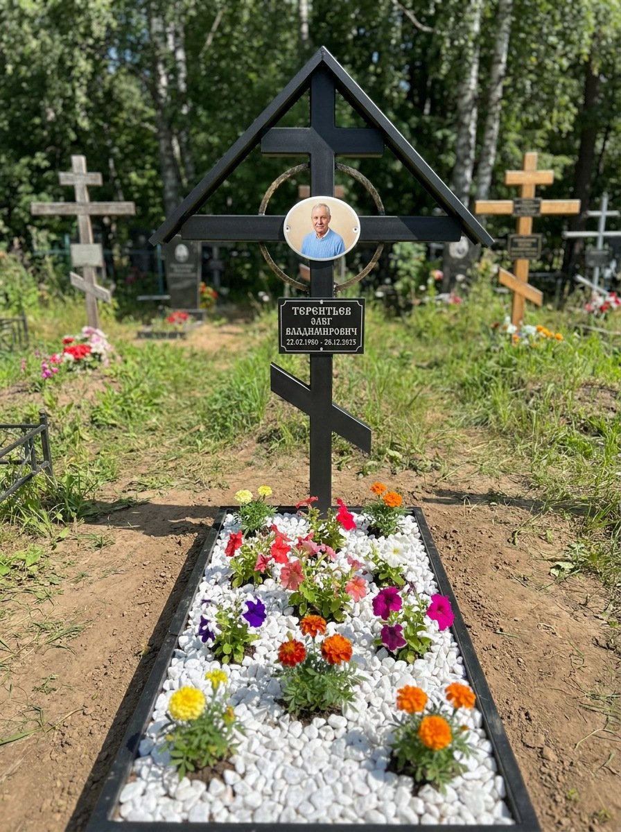 Портрет на памятнике в Барнауле — Крупный овал на кресте, портрет по грудь