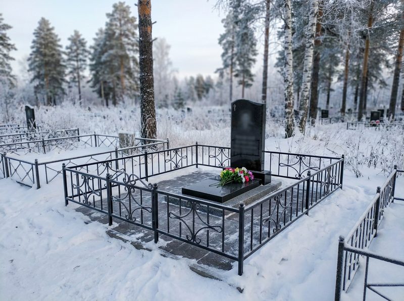 Уборка могилы в Барнауле — пример 3